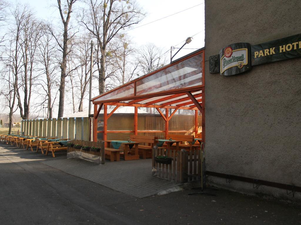 Parkhotel Opava Buitenkant foto