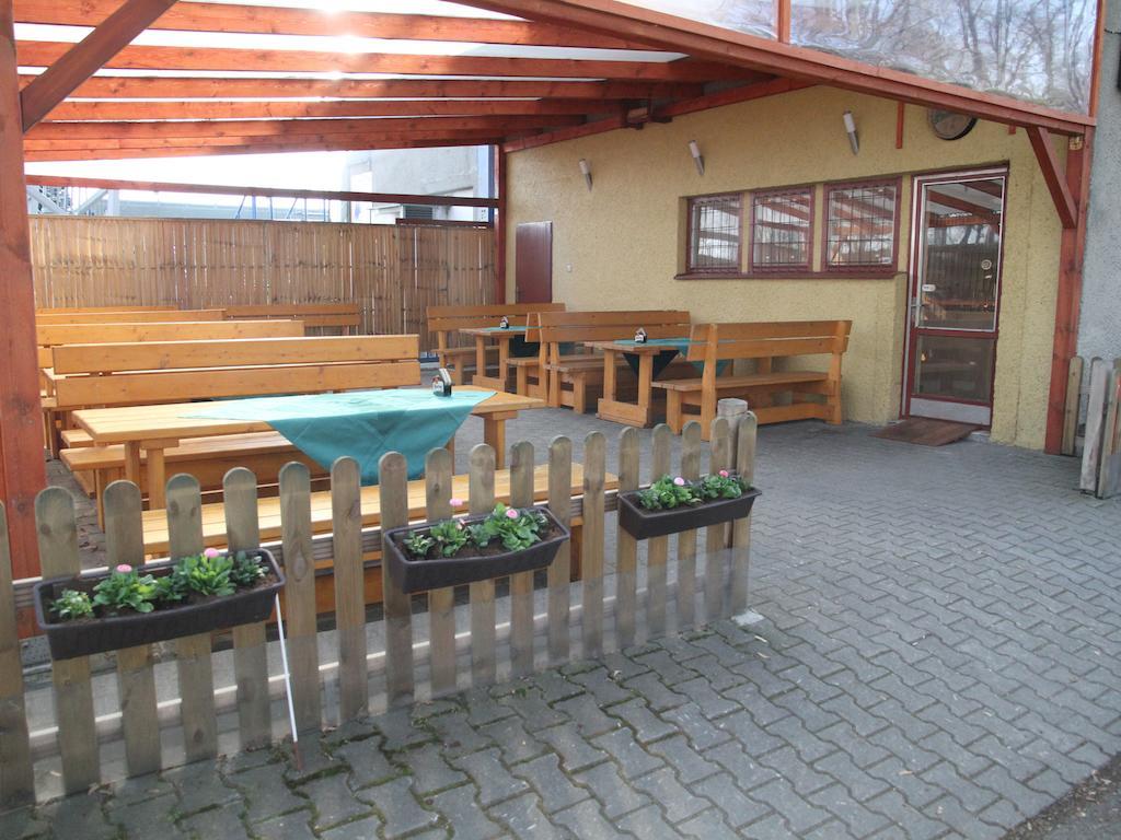 Parkhotel Opava Buitenkant foto