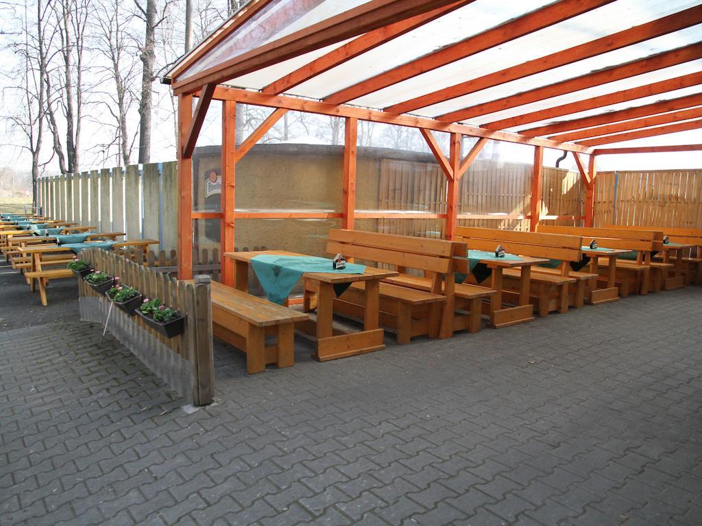 Parkhotel Opava Buitenkant foto