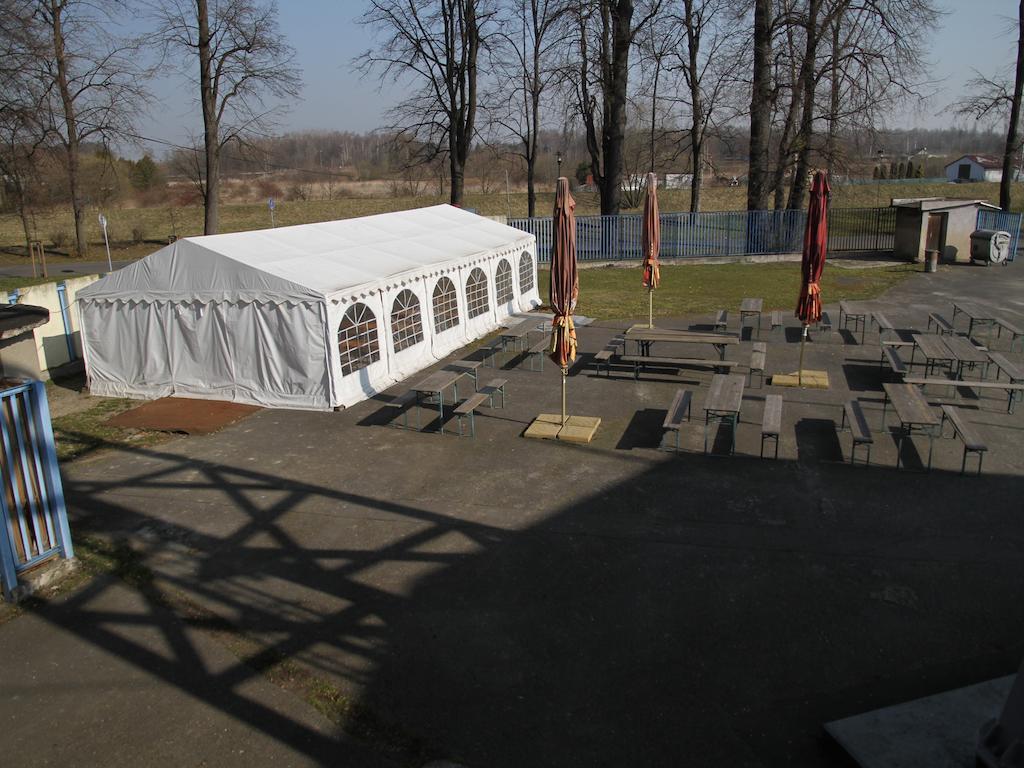 Parkhotel Opava Buitenkant foto
