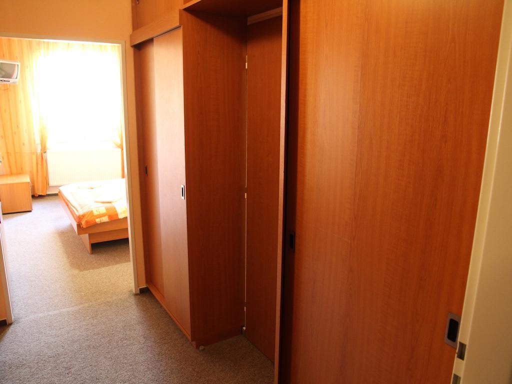 Parkhotel Opava Buitenkant foto